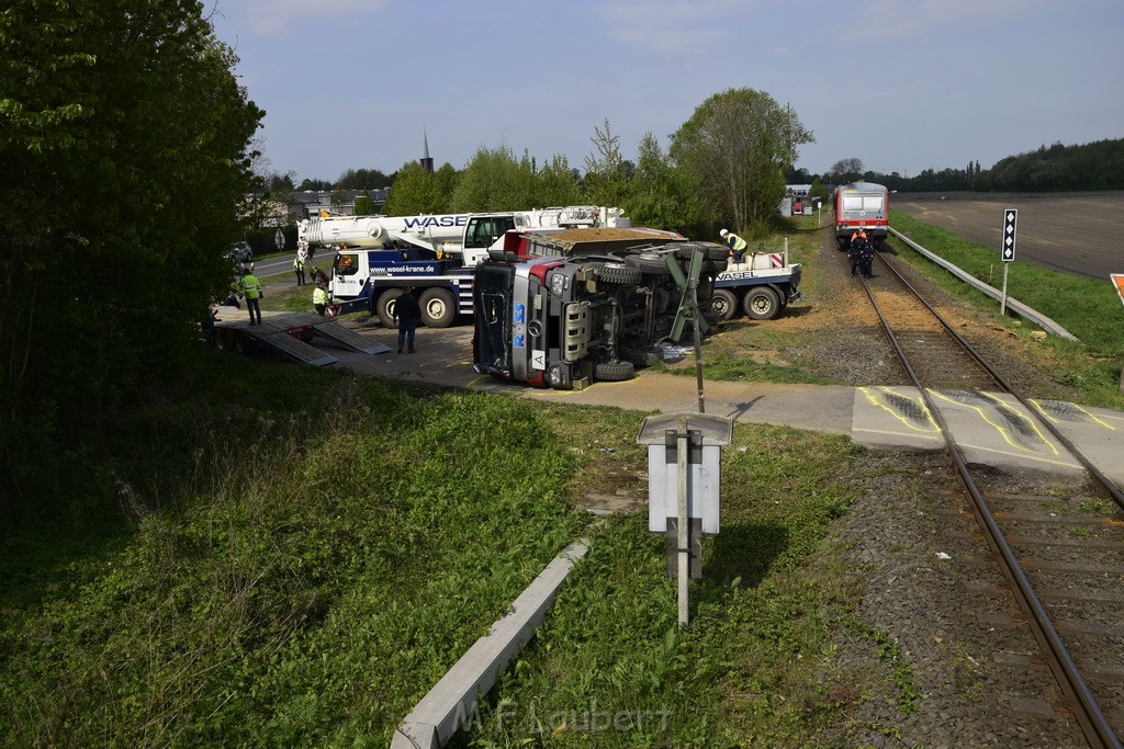 Schwerer VU LKW Zug Bergheim Kenten Koelnerstr P405.JPG - Miklos Laubert